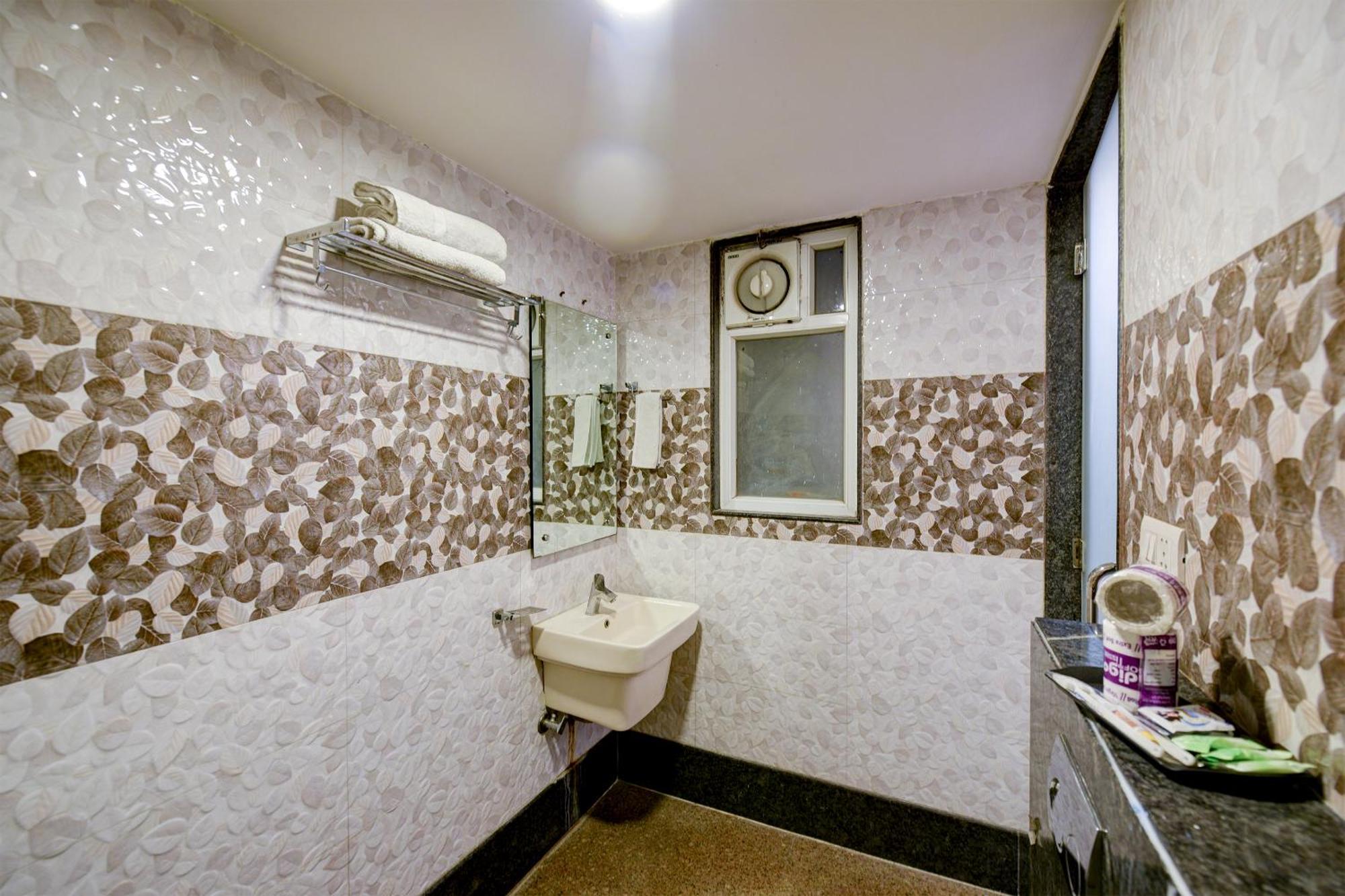 Hotel Sohana Palace Near New Delhi Railway Station And Connaught Place Bagian luar foto